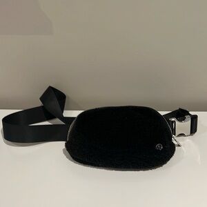 cross body Sherpa Lululemon bag